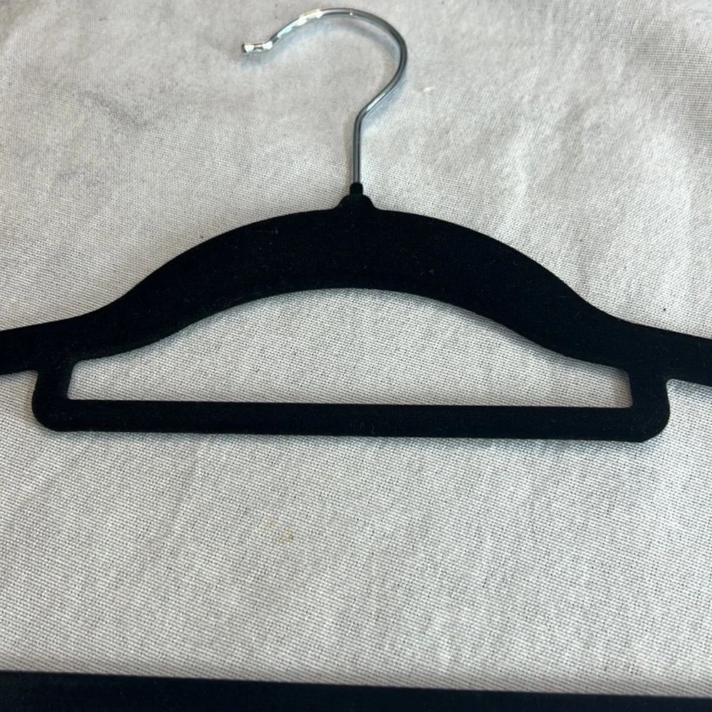 ⭐️ or 🌞 25 Premium slim nonslip space savet black velvet hangers swivel hook